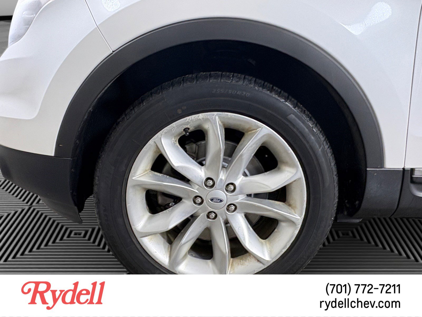 Used 2015 Ford Explorer XLT w/ Equipment Group 202A image 9