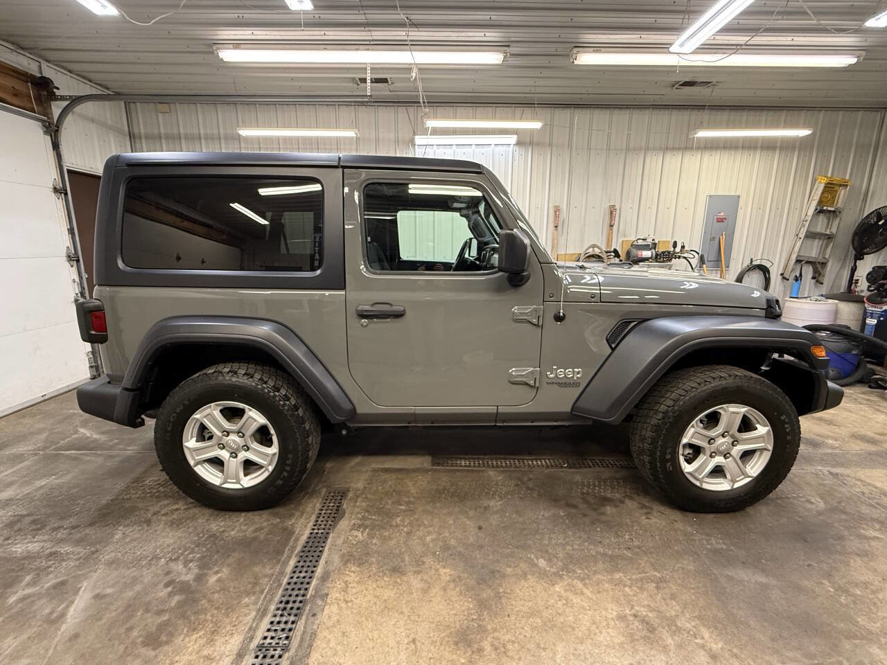 Used 2019 Jeep Wrangler Sport image 11