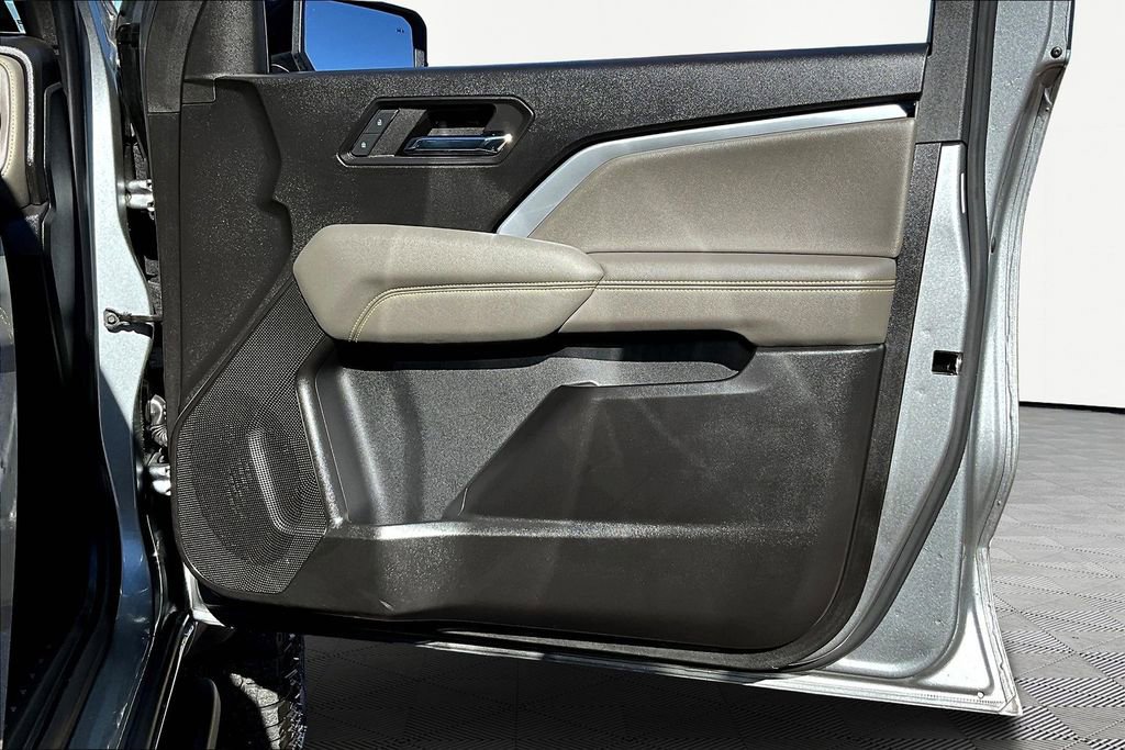 Used 2023 Chevrolet Colorado ZR2 w/ ZR2 Convenience Package III image 19