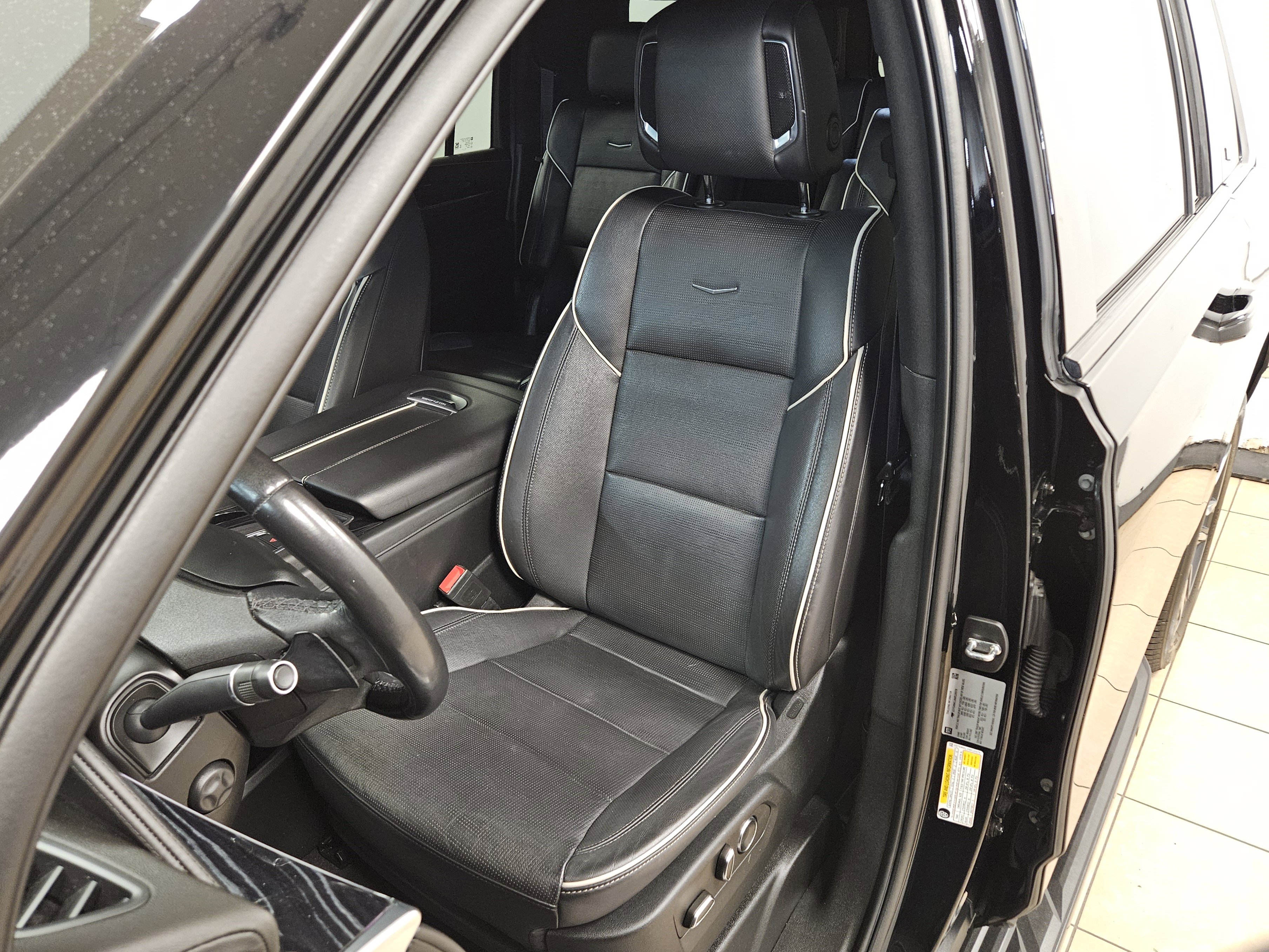 Used 2022 Cadillac Escalade ESV Sport AWD/4WD image 44