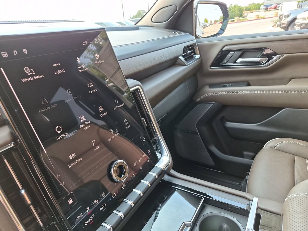 New 2026 GMC Yukon XL Denali Ultimate w/ LPO, Floor Liner Package AWD/4WD image 29