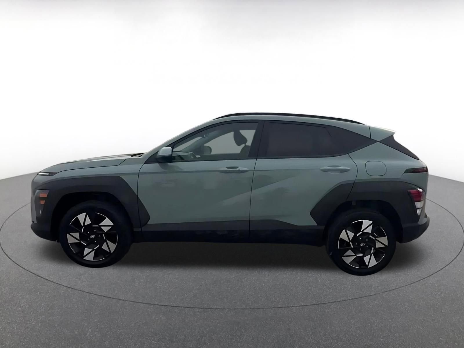 Used 2025 Hyundai Kona SEL image 9