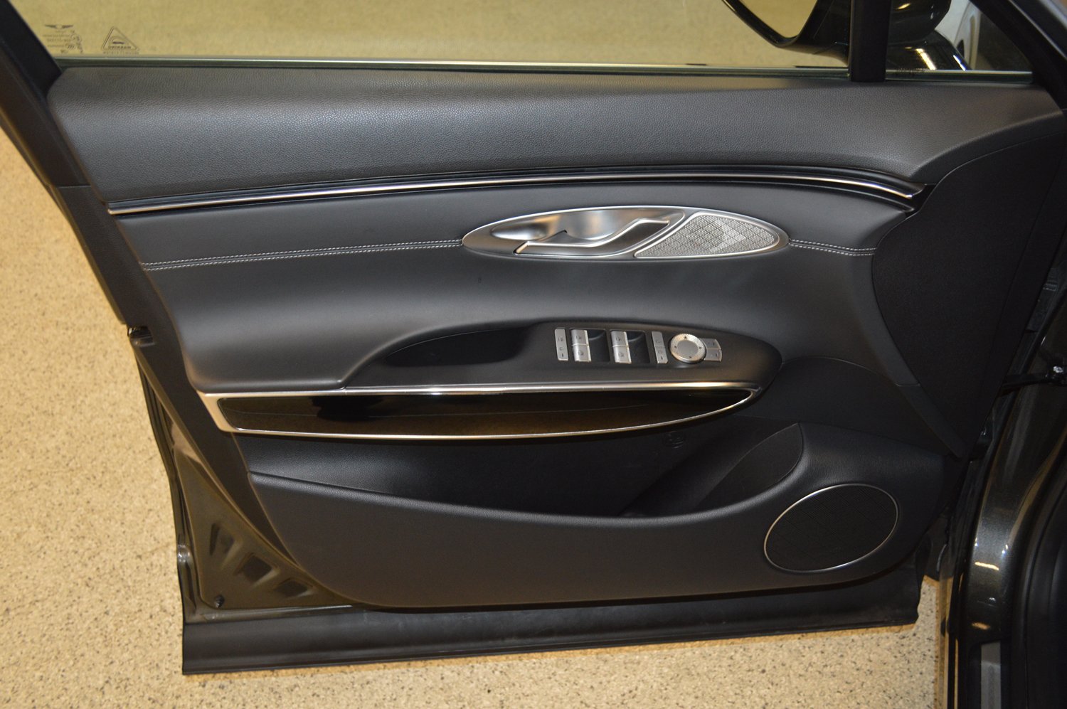 Used 2025 Genesis GV70 2.5T AWD/4WD image 14