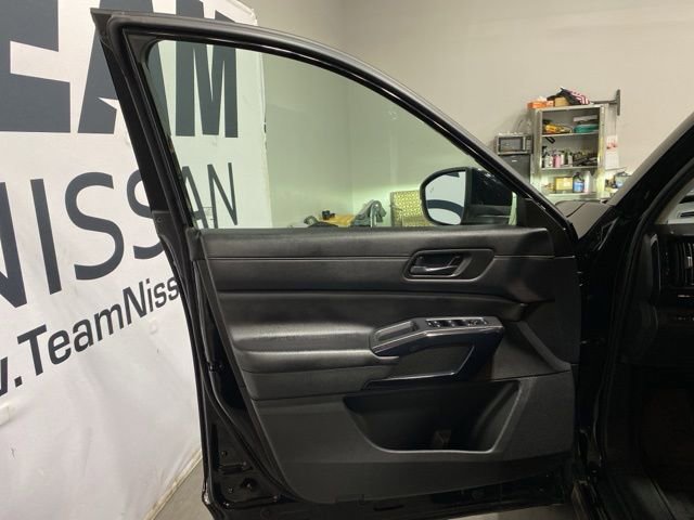 Certified 2025 Nissan Pathfinder SV AWD/4WD image 9