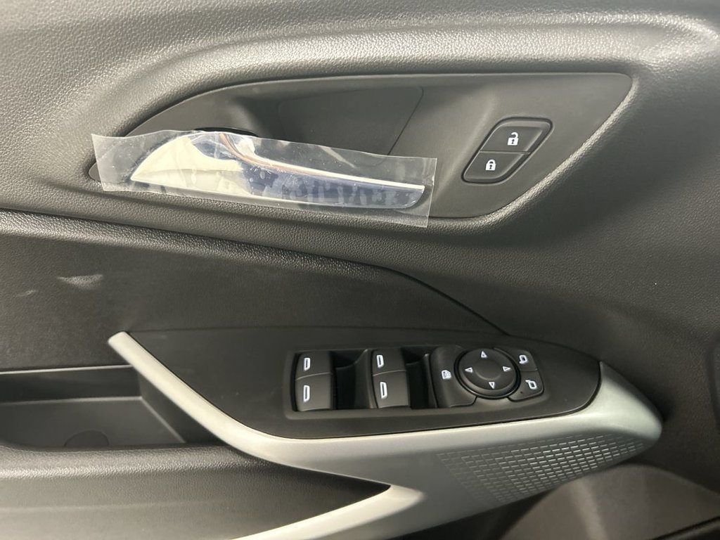 New 2026 Chevrolet Trax RS w/ Sunroof Package FWD image 14