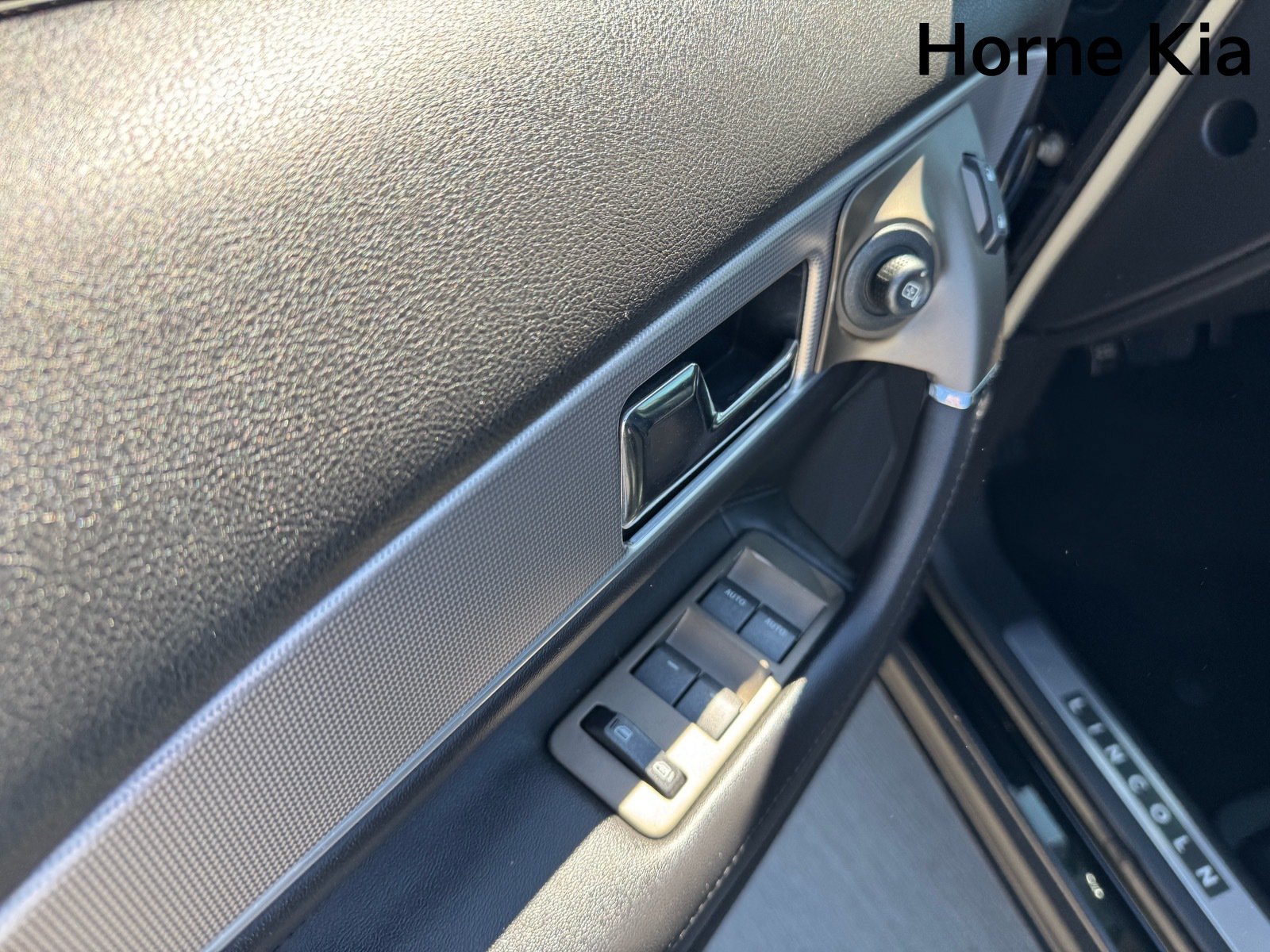 Used 2013 Lincoln MKX AWD image 11