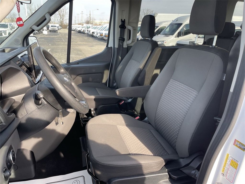 Used 2023 Ford Transit 350 XLT image 5