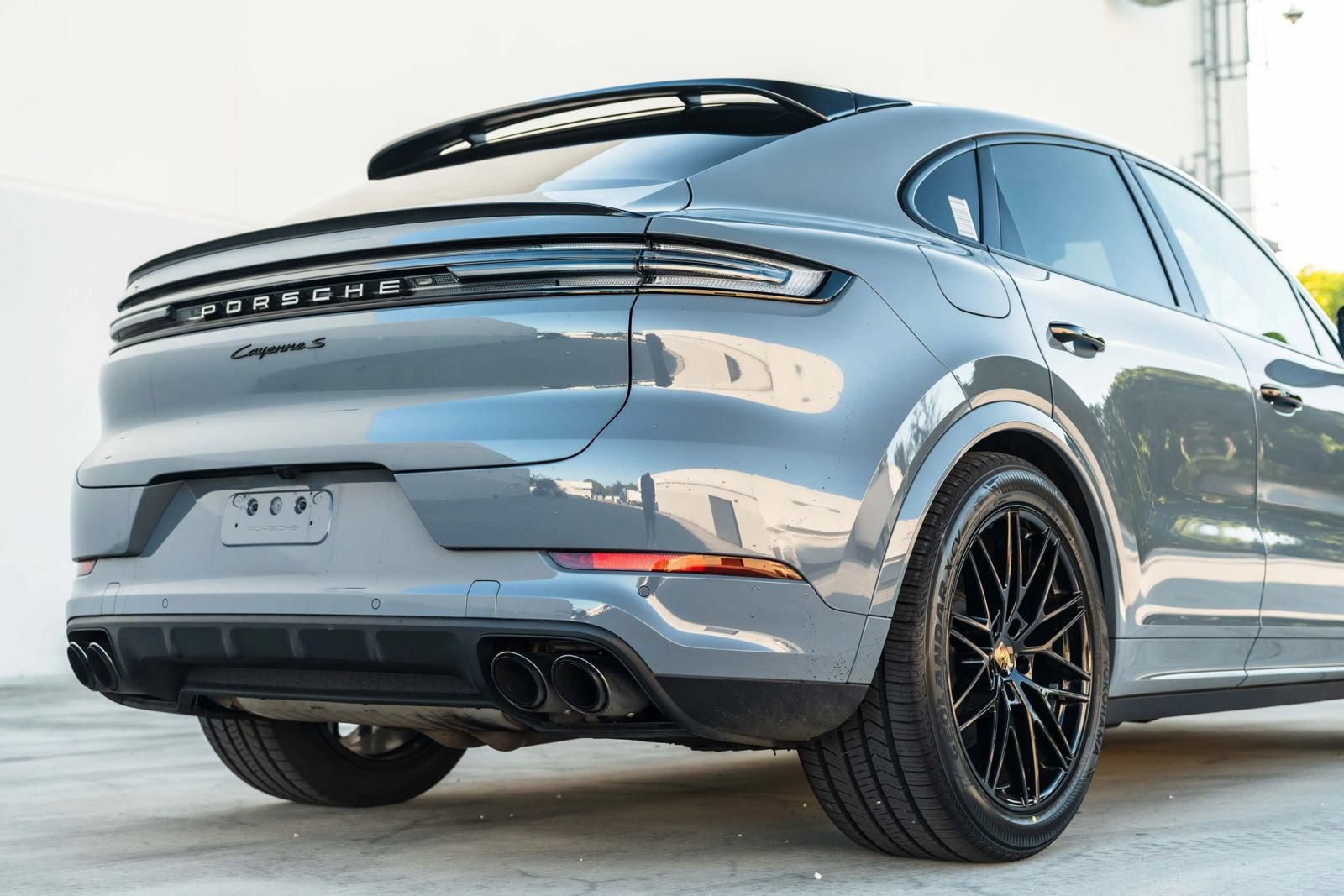 Used 2024 Porsche Cayenne S AWD/4WD image 16