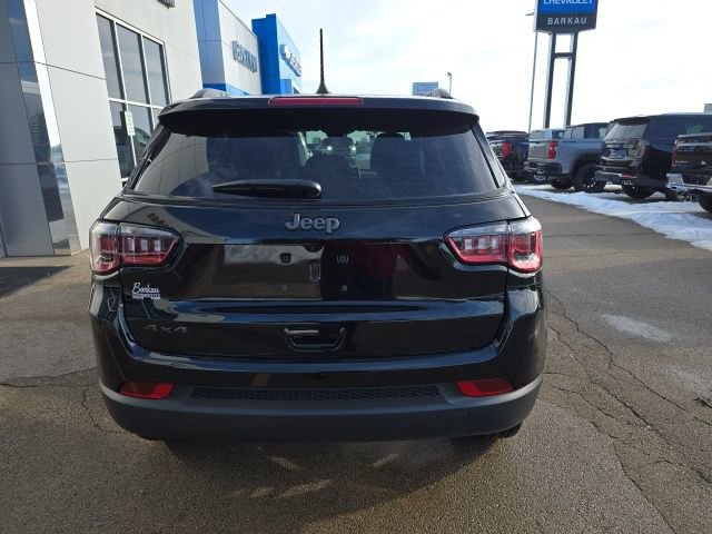 New 2026 Jeep Compass Latitude image 9