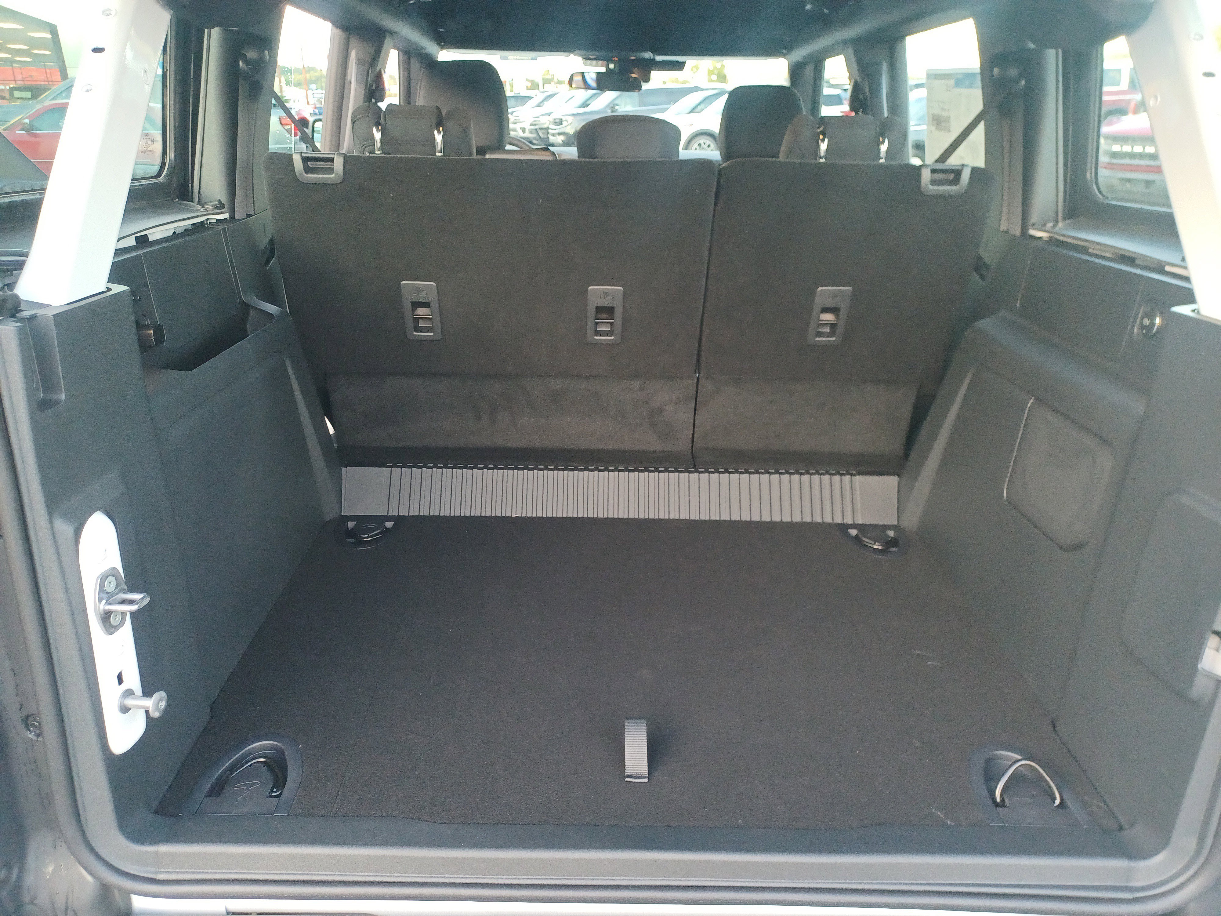 New 2025 Ford Bronco 4-Door image 15