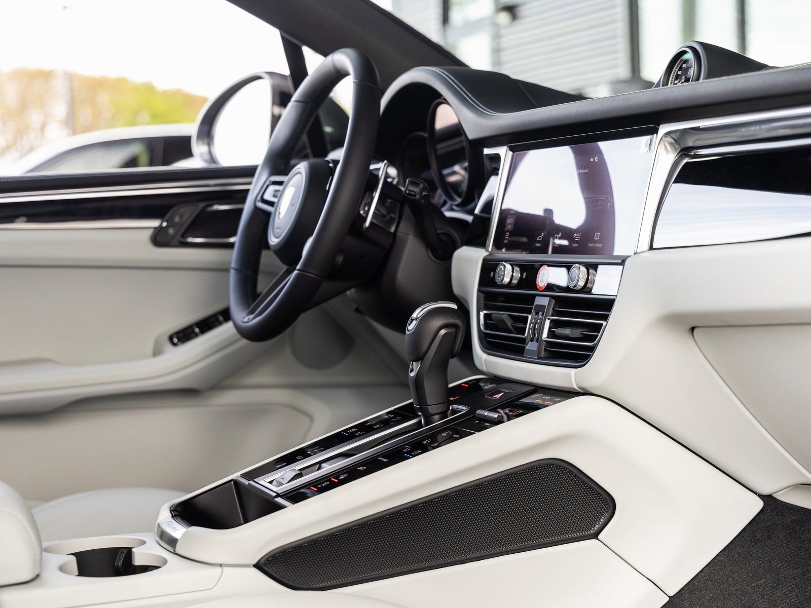 New 2026 Porsche Macan Turbo image 47