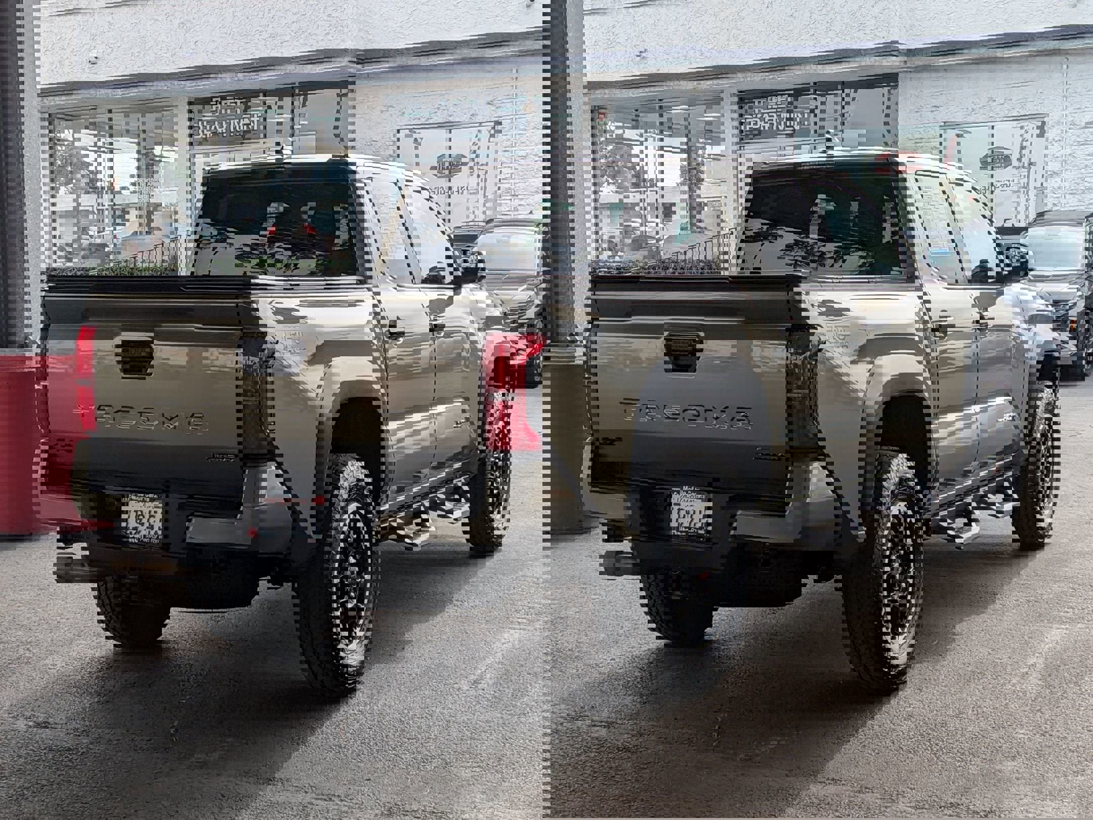 Used 2025 Toyota Tacoma TRD Off-Road image 4