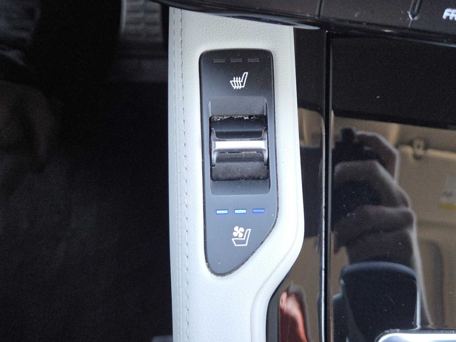 Used 2024 Kia Telluride SX image 32