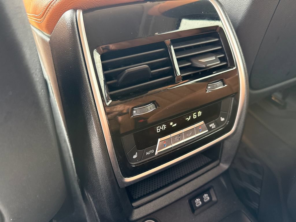 Used 2019 BMW X7 xDrive40i w/ Premium Package AWD/4WD image 26