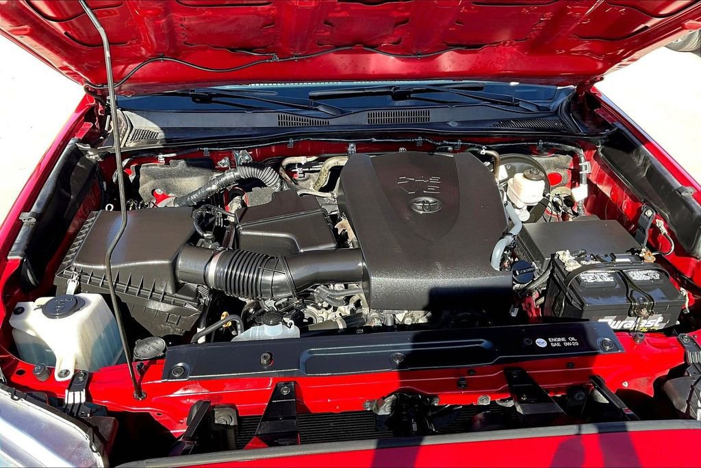 Used 2018 Toyota Tacoma SR5 RWD image 10