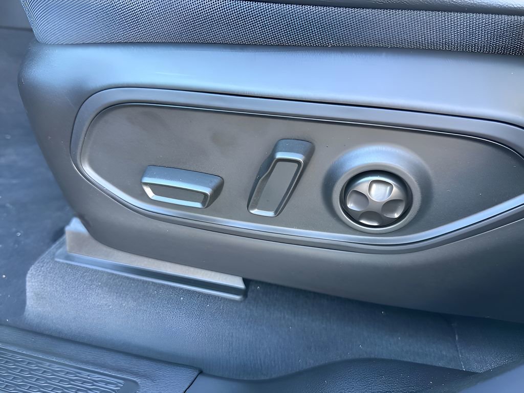 New 2025 Jeep Grand Cherokee L Altitude image 29