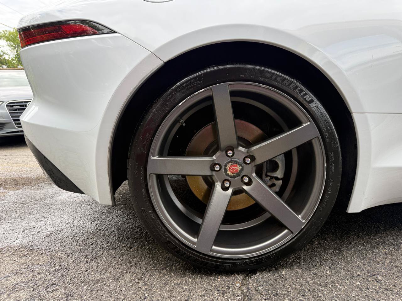 Used 2018 Jaguar F-TYPE Coupe RWD image 46