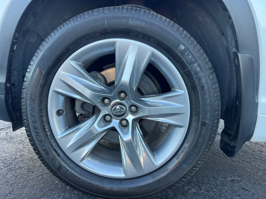 Used 2017 Toyota Highlander Limited AWD/4WD image 43