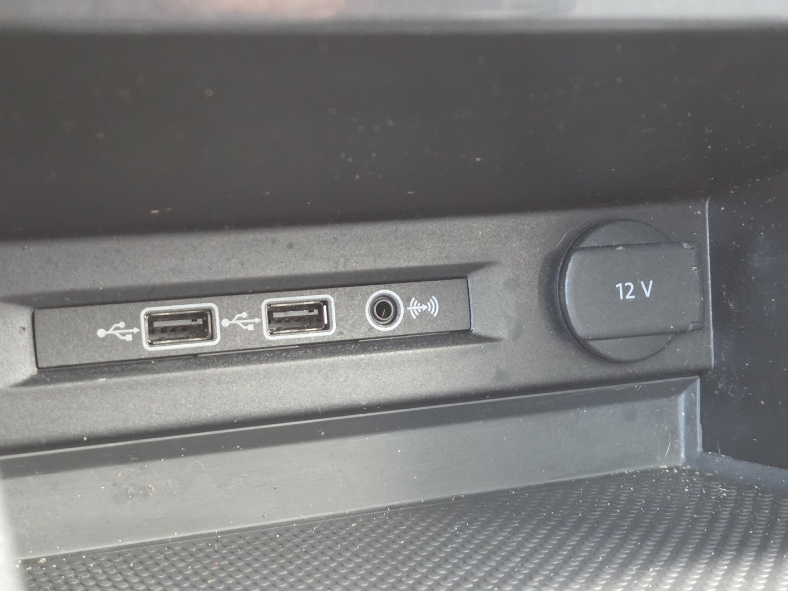 Used 2019 Volkswagen Tiguan SE w/ Panoramic Sunroof Package AWD/4WD image 8