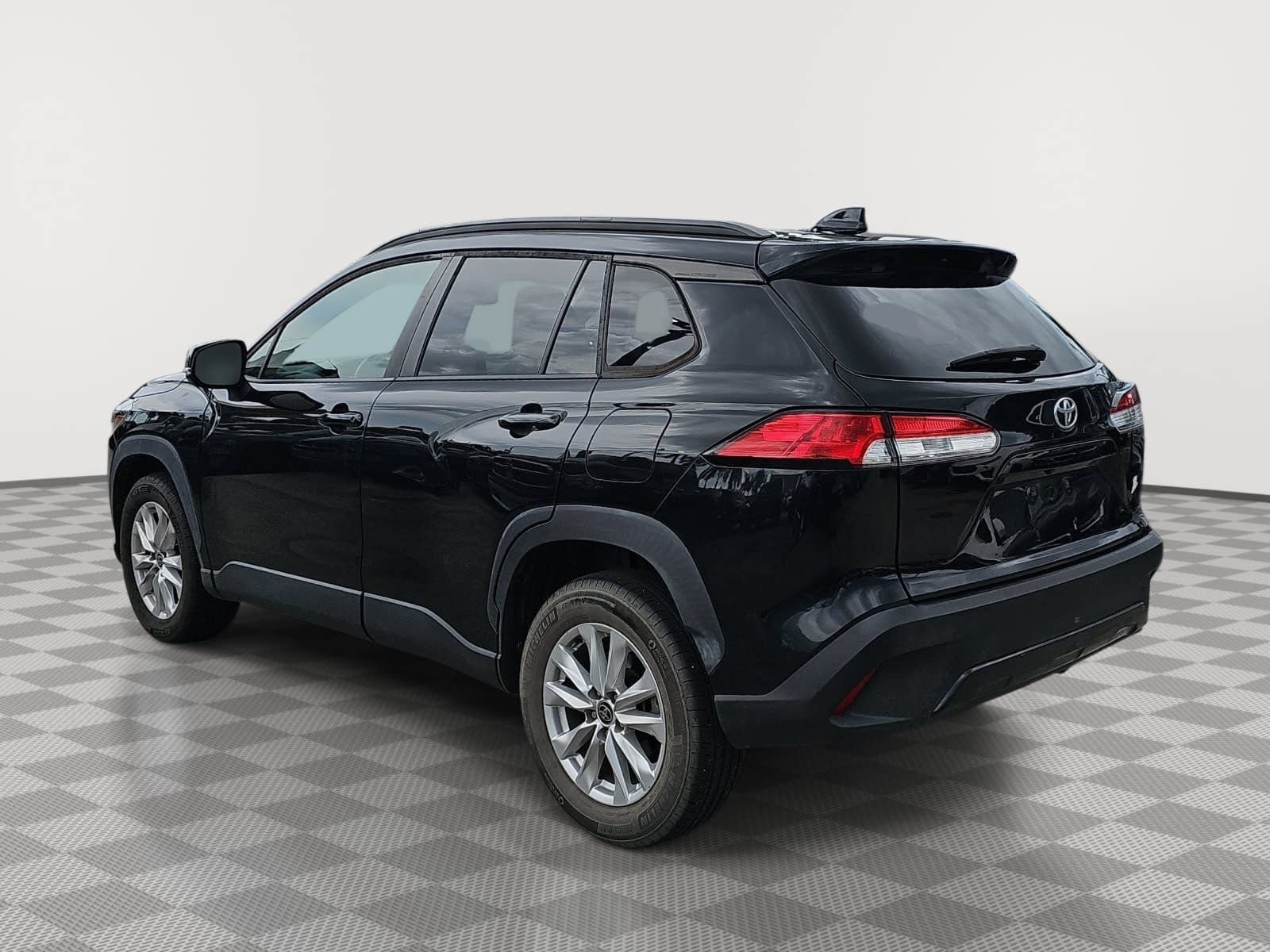 Used 2022 Toyota Corolla Cross LE FWD image 6