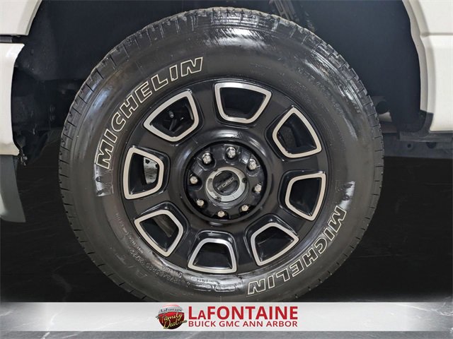 Used 2023 Ford F250 Platinum w/ FX4 Off-Road Package image 31