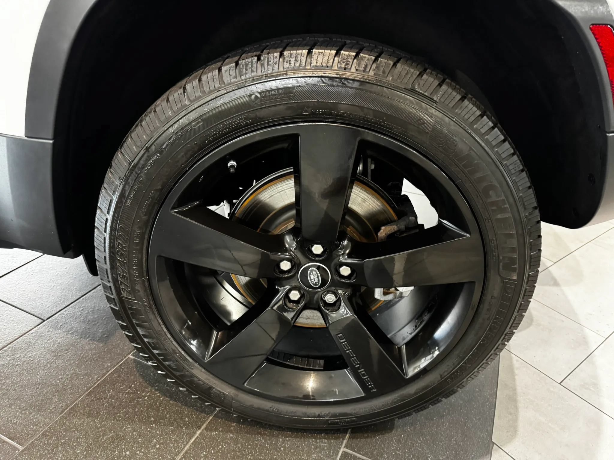 Used 2020 Land Rover Defender 110 HSE AWD/4WD image 55