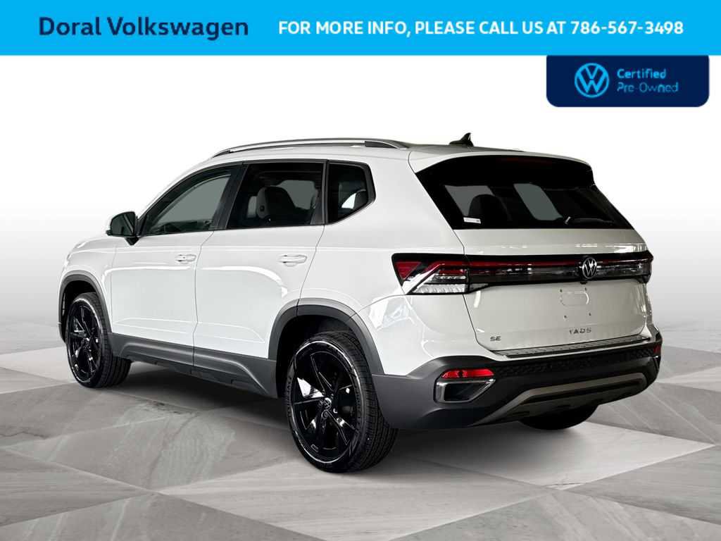 Used 2025 Volkswagen Taos SE FWD image 6