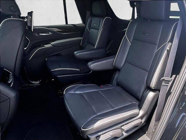 Used 2023 Cadillac Escalade Premium Luxury RWD image 28