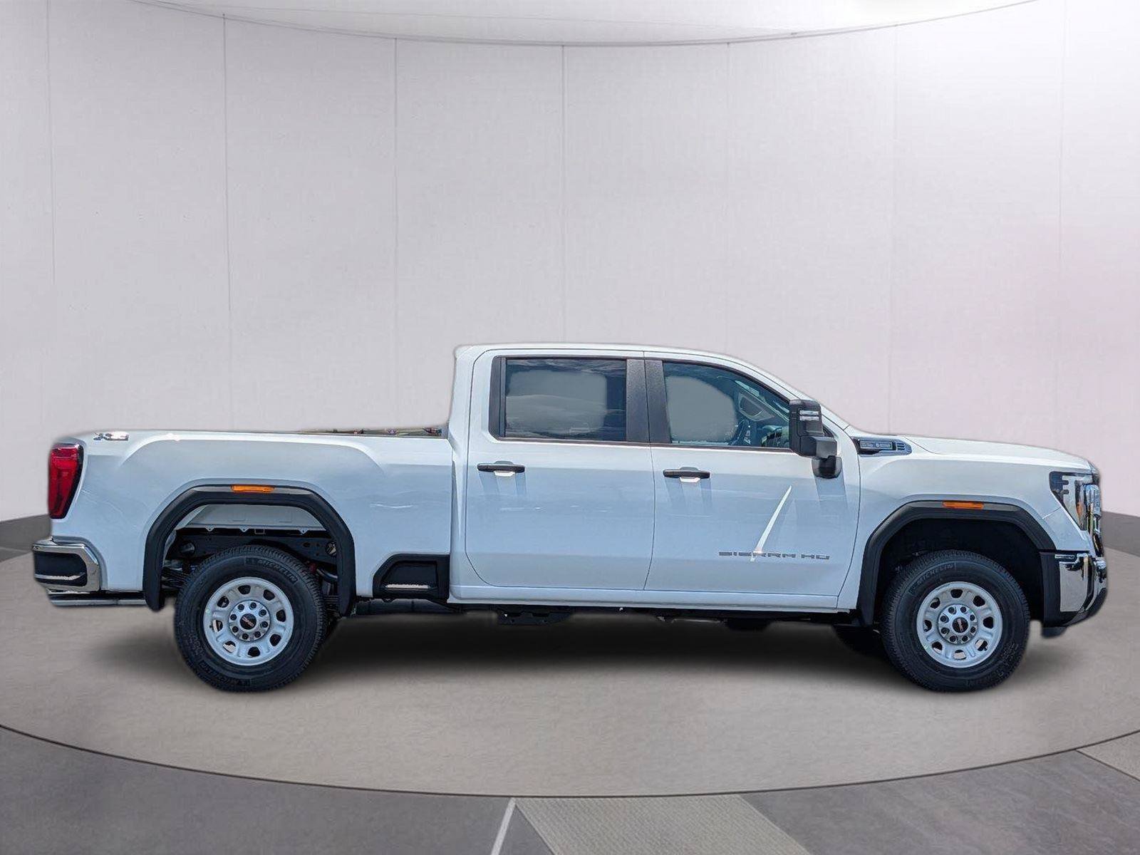 New 2026 GMC Sierra 2500 Pro w/ Convenience Package AWD/4WD image 7