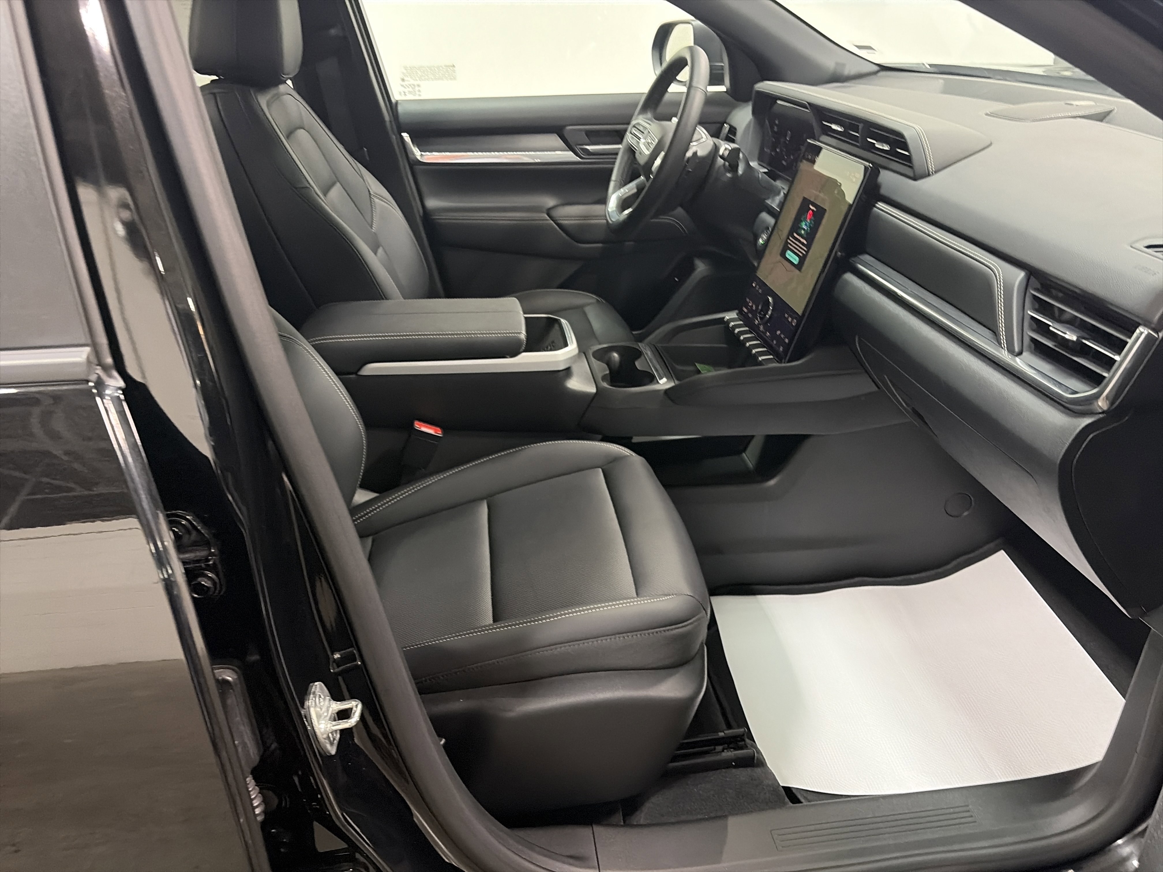 Used 2026 GMC Terrain Elevation w/ Elevation Premium Package image 29