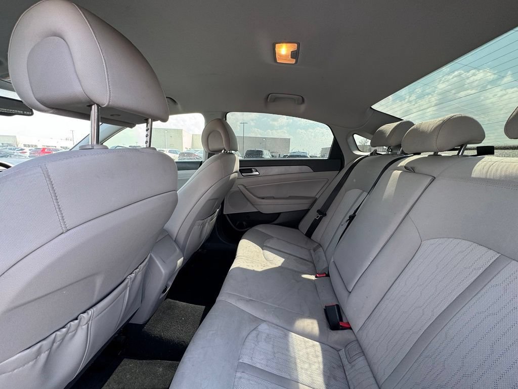 Used 2016 Hyundai Sonata SE FWD image 3
