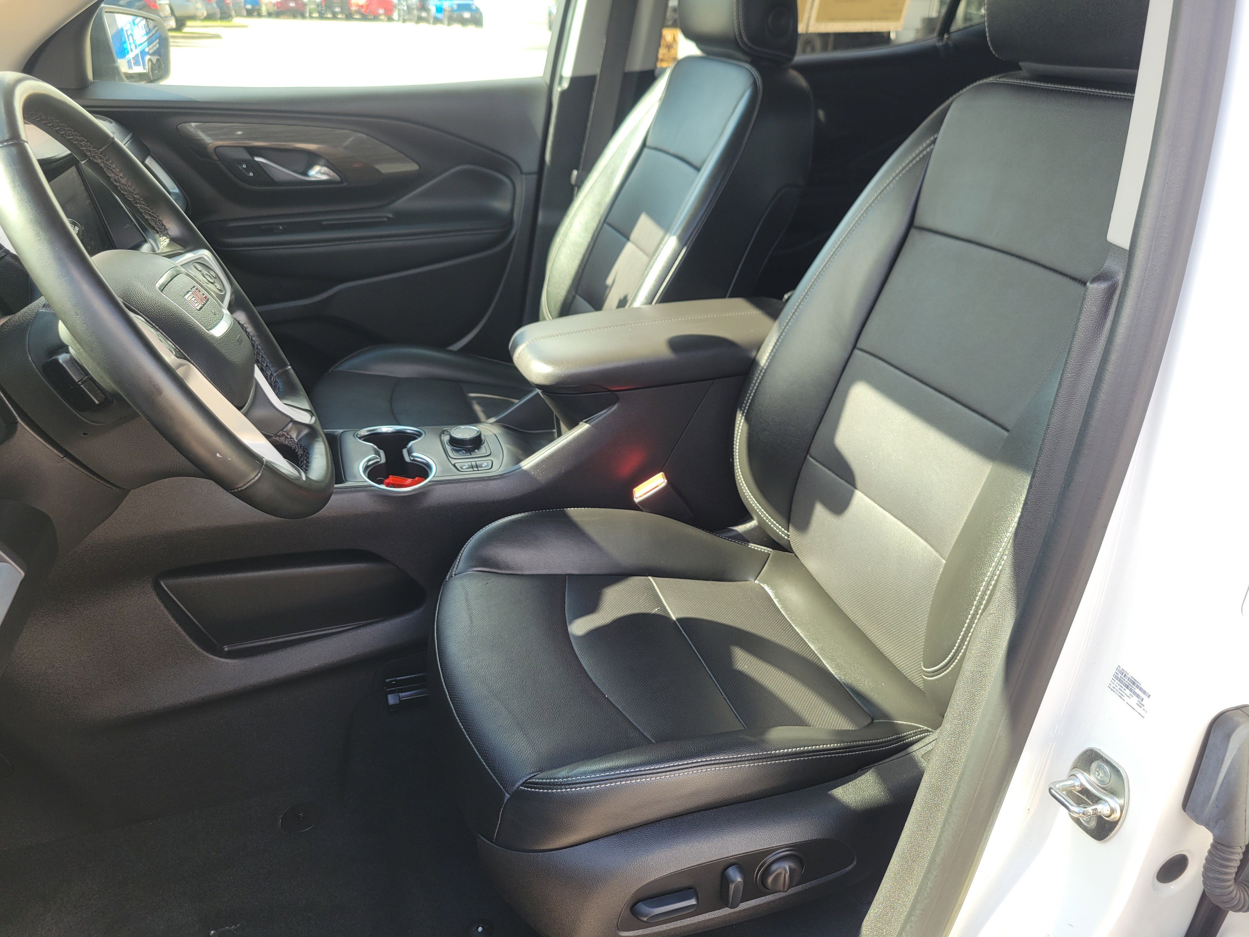 Used 2024 GMC Terrain SLT image 14