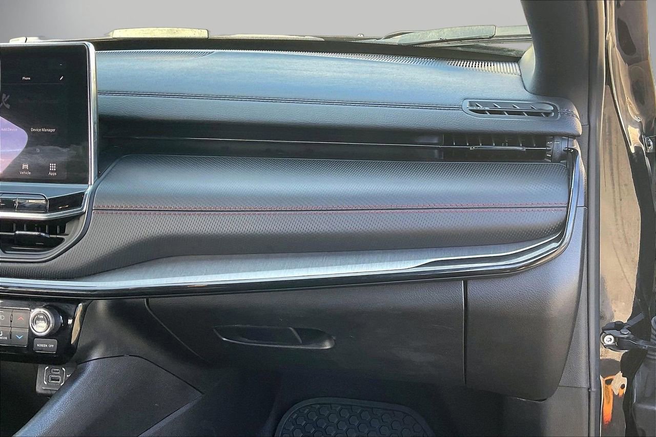 Used 2024 Jeep Compass Trailhawk image 20