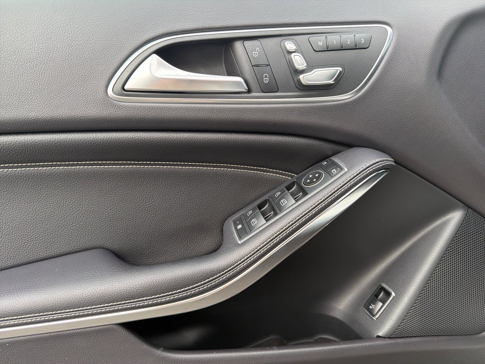 Certified 2020 Mercedes-Benz GLA 250 4MATIC image 10