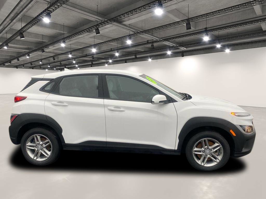 Used 2023 Hyundai Kona SE image 8