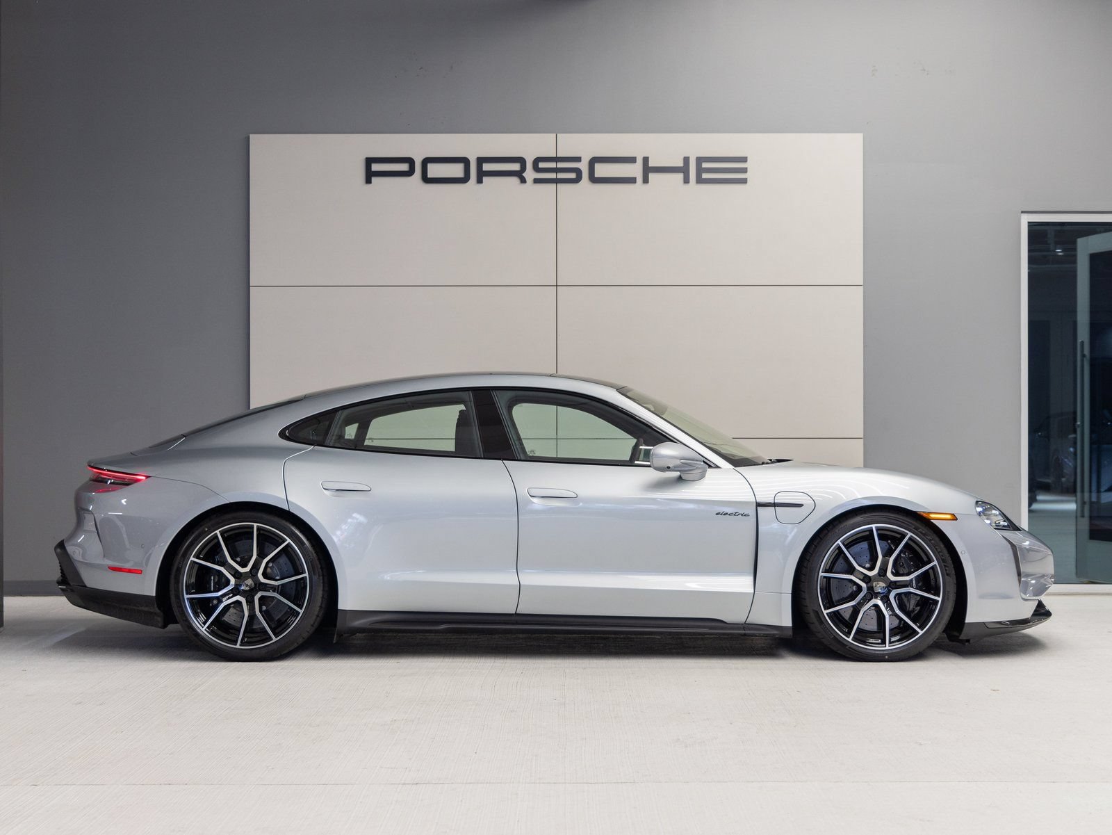 New 2026 Porsche Taycan Turbo S AWD/4WD image 8