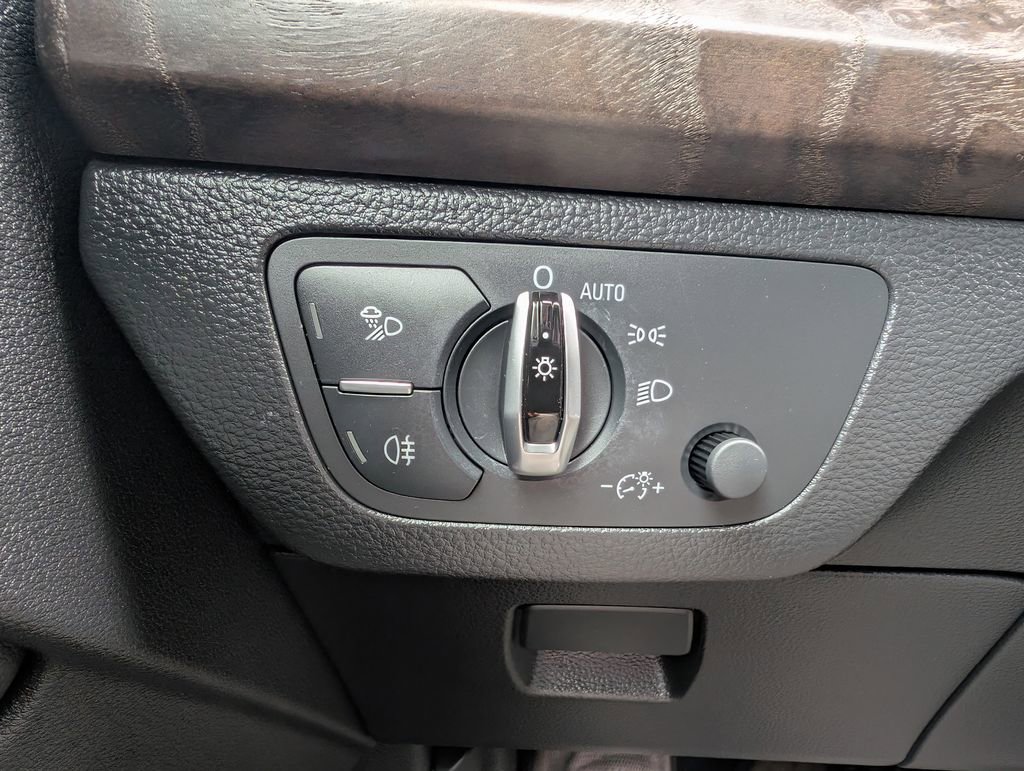 Used 2018 Audi Q5 2.0T Premium w/ Convenience Package image 31