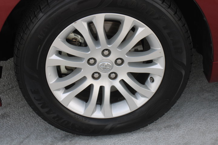 Used 2017 Toyota Sienna XLE Premium FWD image 9