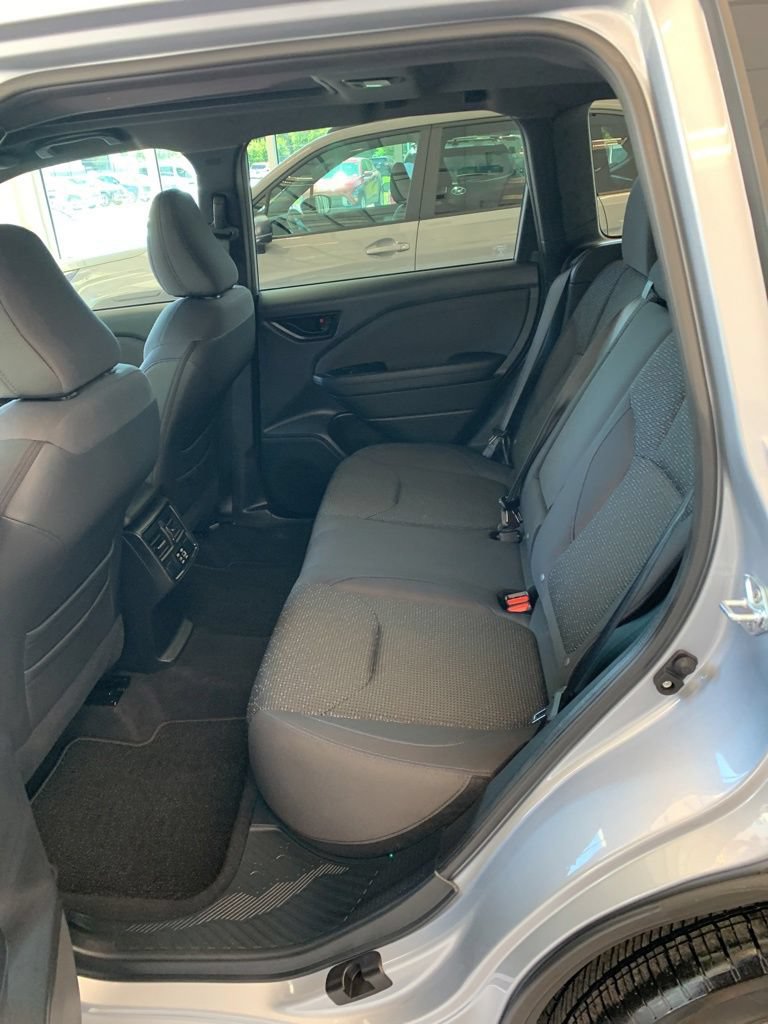 Used 2025 Subaru Forester Premium AWD/4WD image 6