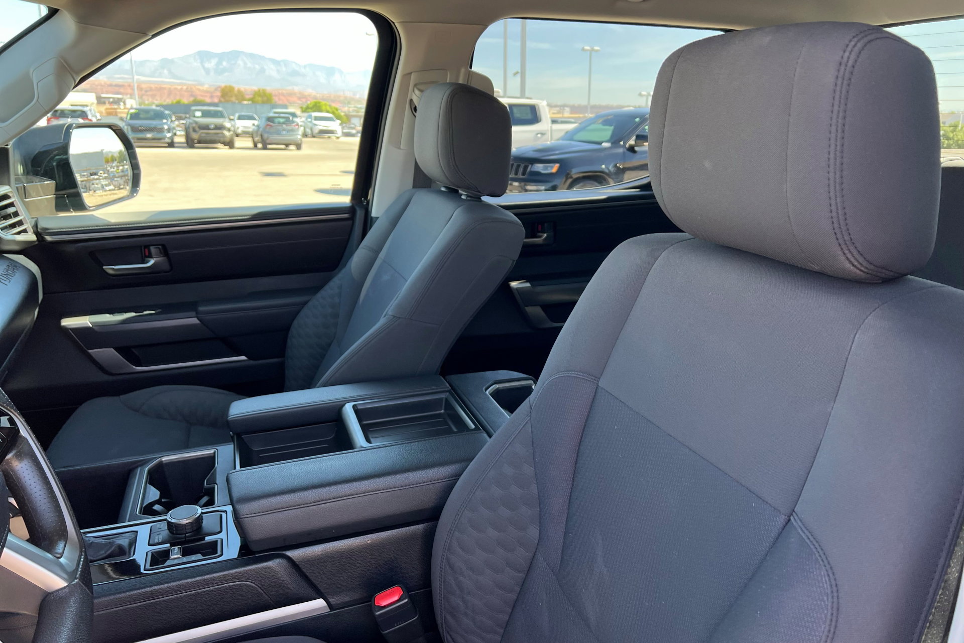 Used 2022 Toyota Tundra SR5 w/ SR5 Convenience Package image 17