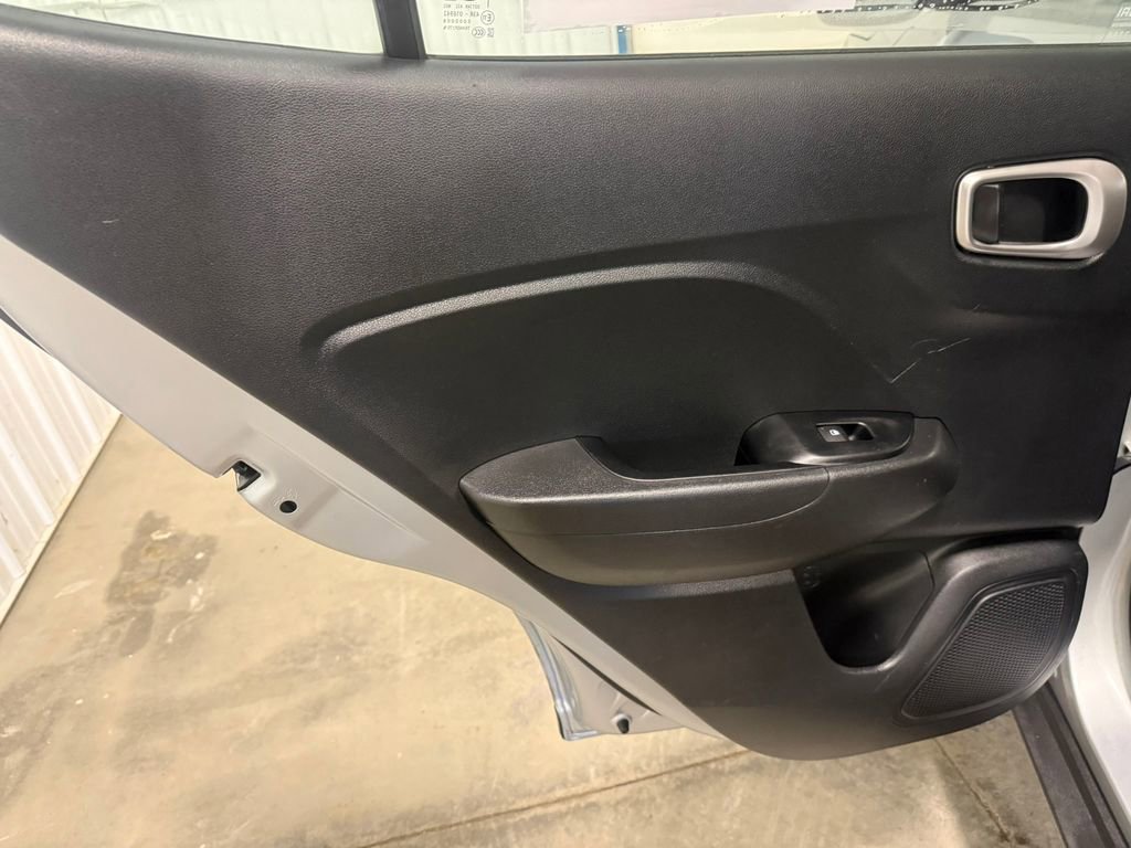 Certified 2022 Hyundai Venue SEL image 27