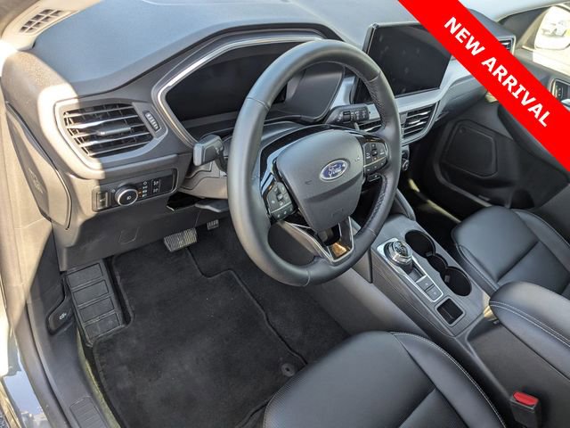 Used 2025 Ford Escape Platinum image 10