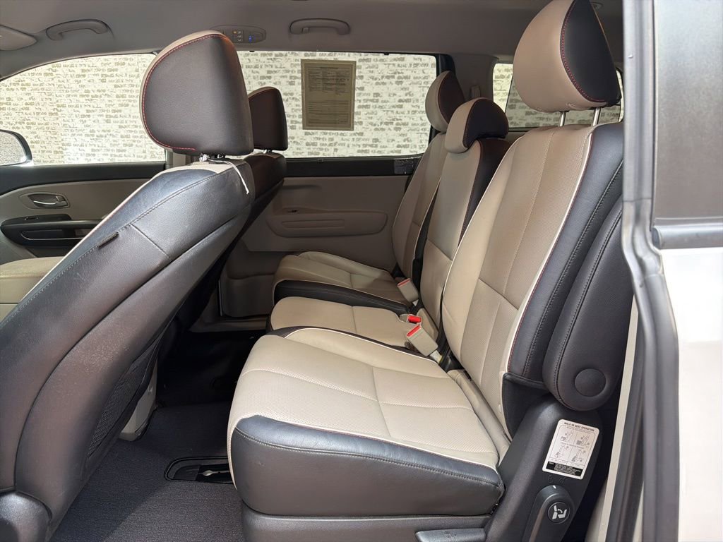 Used 2019 Kia Sedona EX FWD image 14