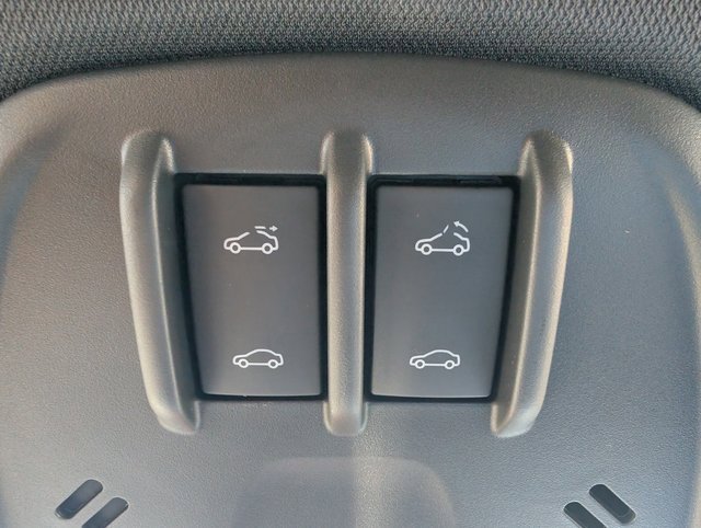 Used 2024 Chevrolet Trax RS w/ Sunroof Package image 25