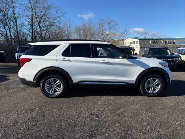 Used 2022 Ford Explorer XLT w/ Equipment Group 202A image 5