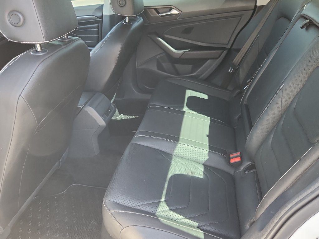 Used 2023 Volkswagen Jetta SEL FWD image 11