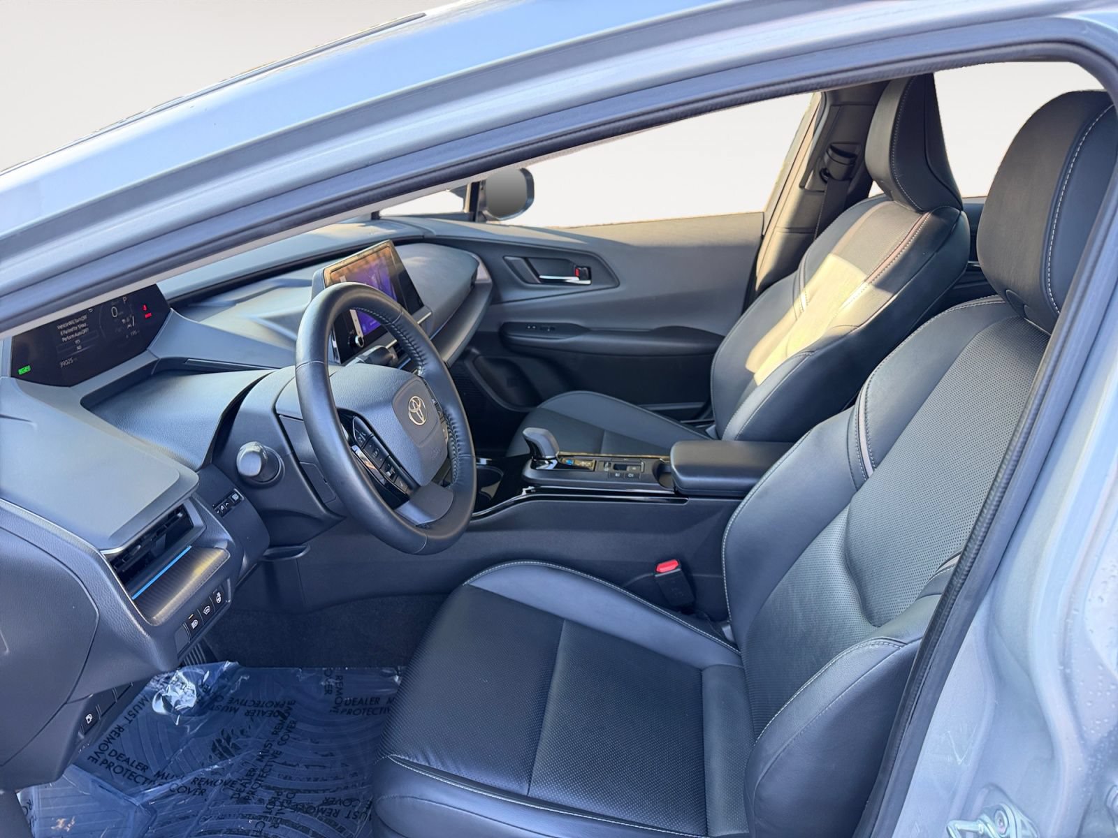 Used 2023 Toyota Prius XLE FWD image 9