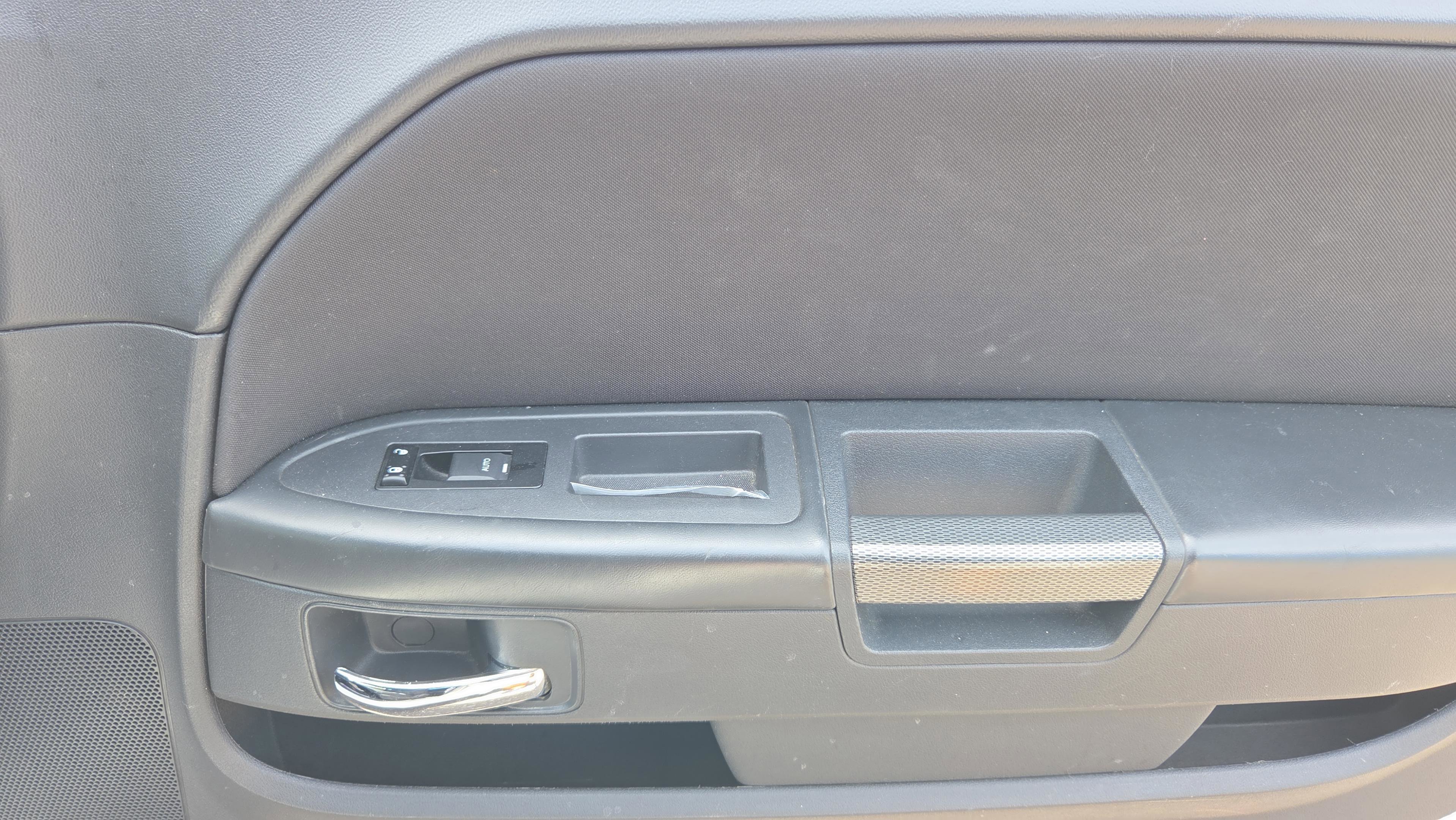 Used 2013 Dodge Challenger R/T image 18