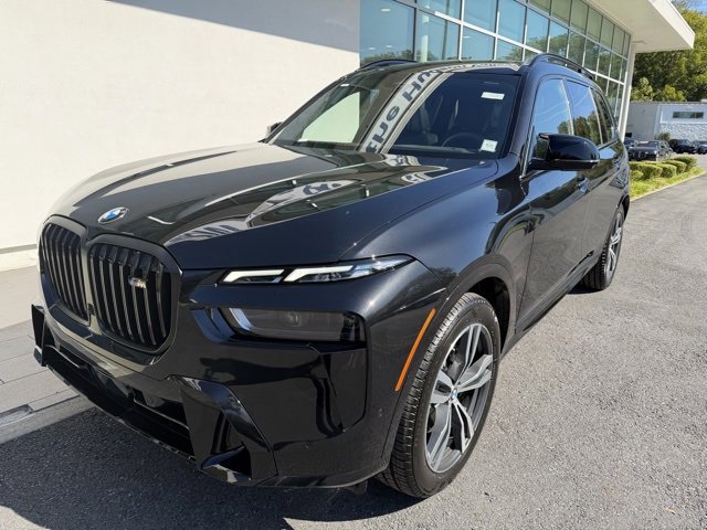 New 2026 BMW X7 M60i w/ Climate Comfort Package image 3