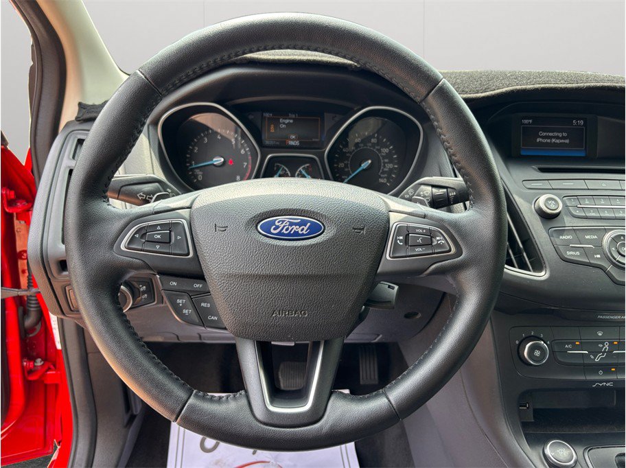 Used 2016 Ford Focus SE w/ SE Sport Package FWD image 17